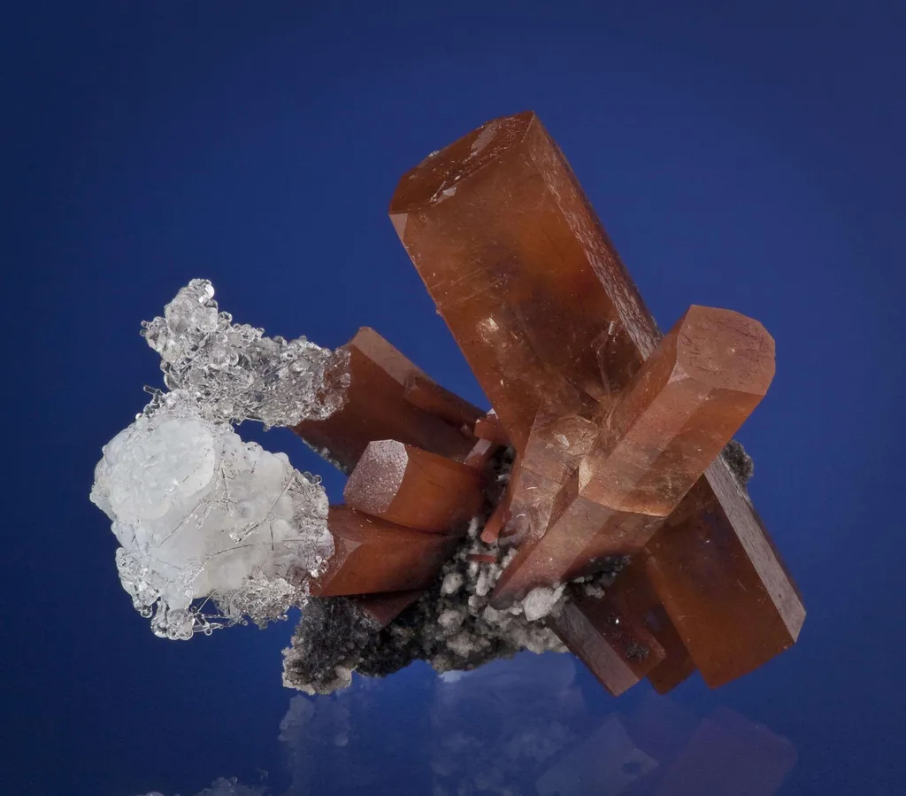 Topaz With Hyalite Opal image