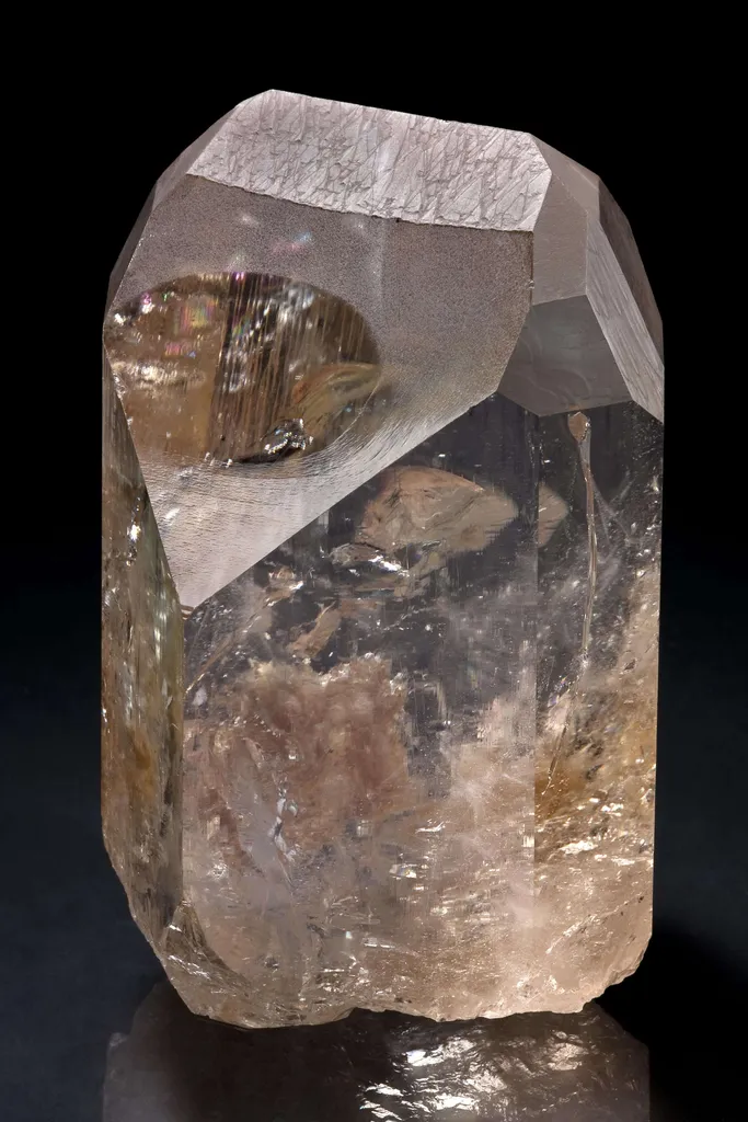 Topaz With Oriented Edge Effects - image 2