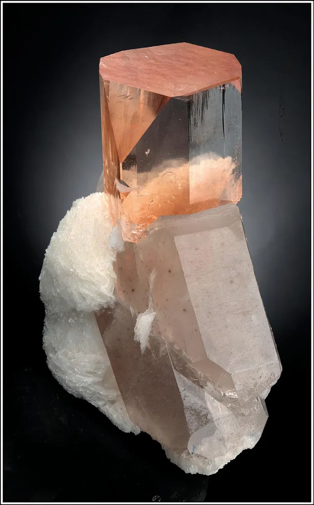 Topazon Quartz, Albite image