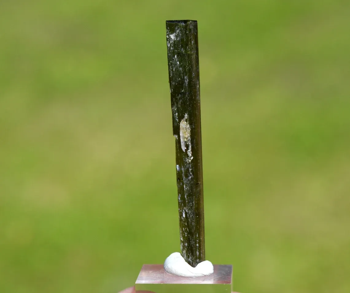 Tourmaline 5.2 grams - Sahatany Valley, Ibity, Antsirabe II District, Vakinankaratra, Madagascar - image 4