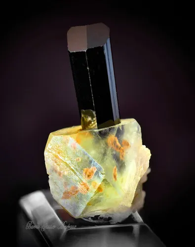 Tourmaline Fluorite incl. Garnet image
