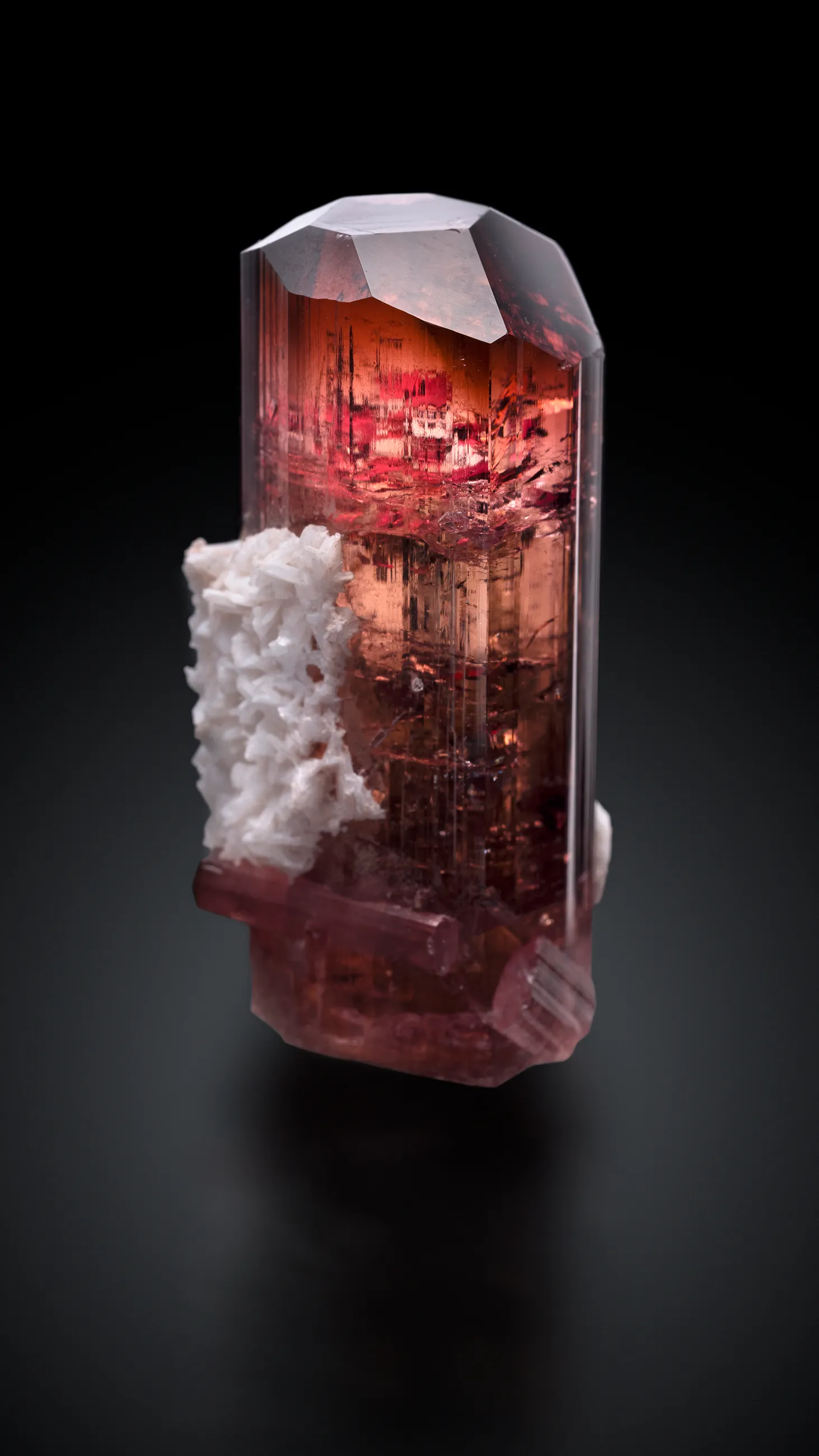 Tourmaline from Russia, Zabaykalsky Krai, Krasnochikoysky District, Krasnyi Chikoy, Malkhan pegmatit - image 3