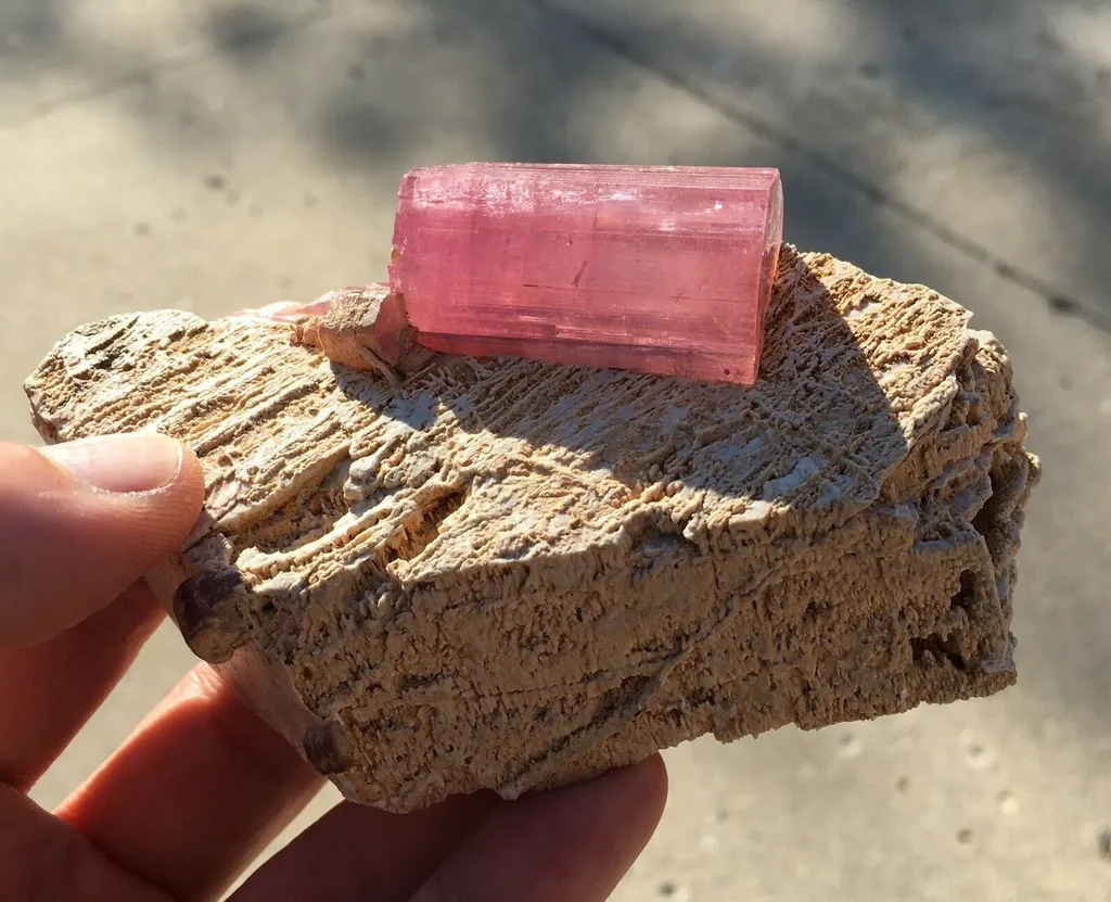 Tourmaline from USA, California, San Diego County, Himalaya Mine image