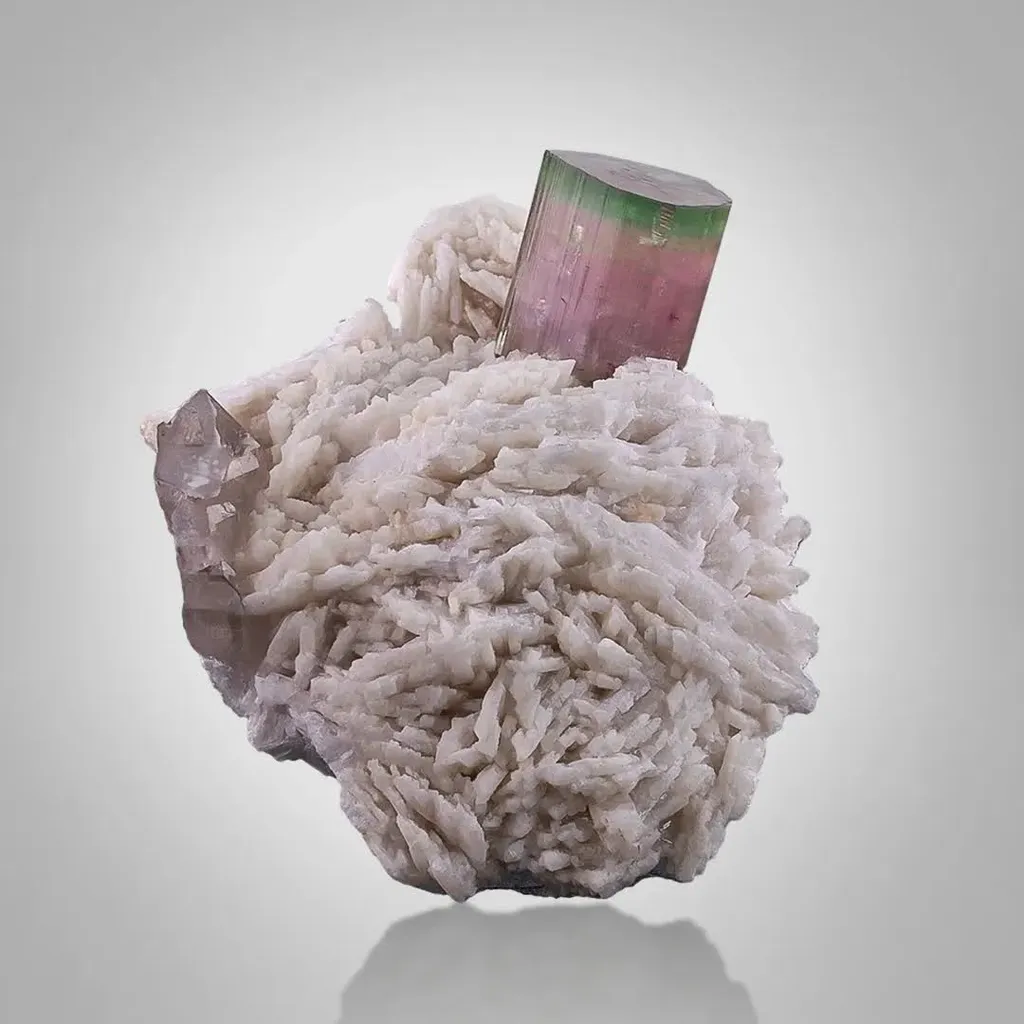 Tourmaline on Cleavelandite image