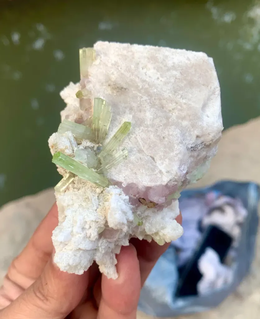Tourmaline on Feldspar from Pakistan - image 4