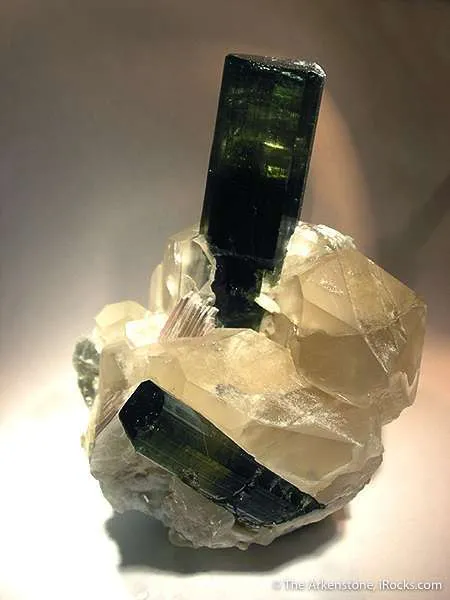 Tourmaline on Quartz image