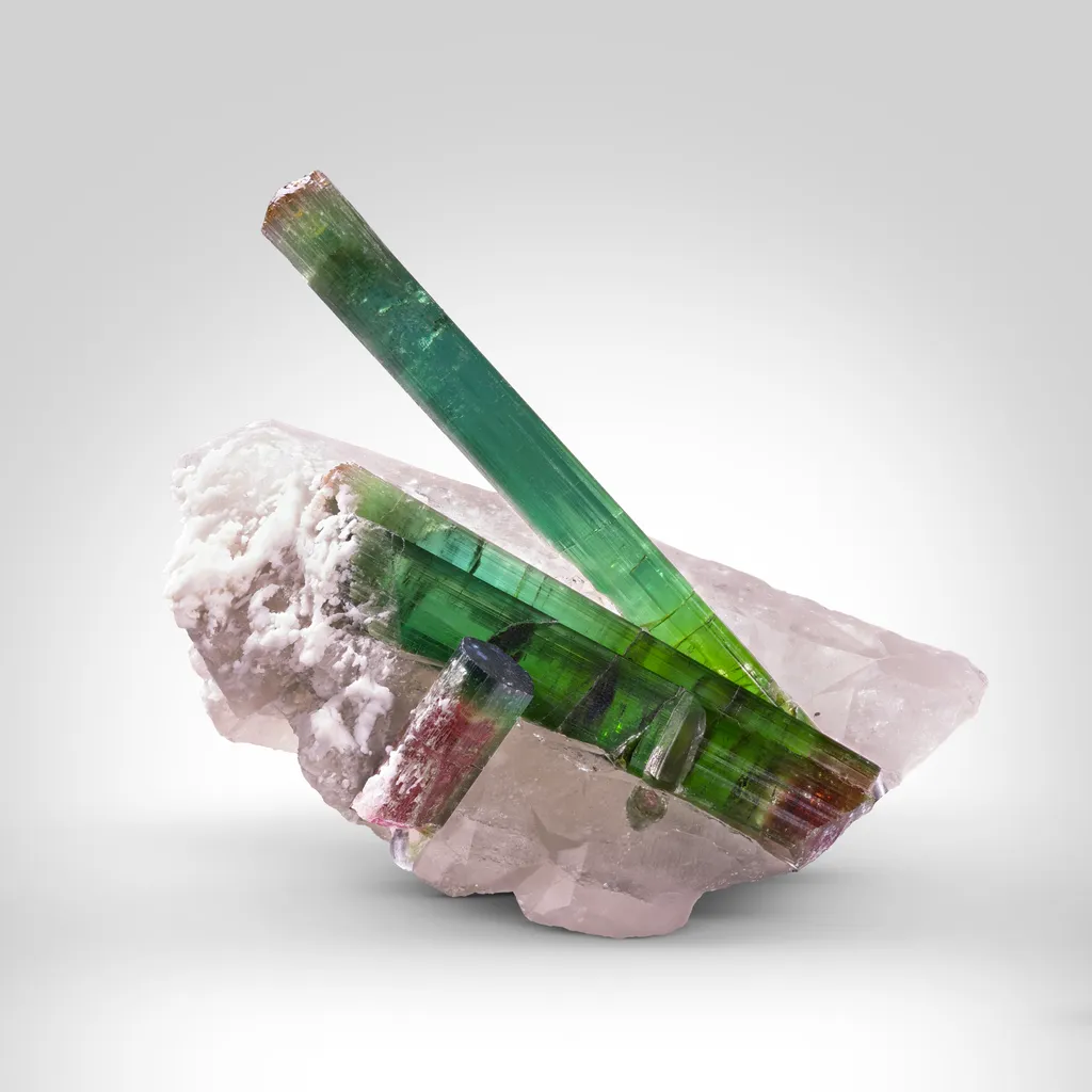 Tourmaline on Quartz image