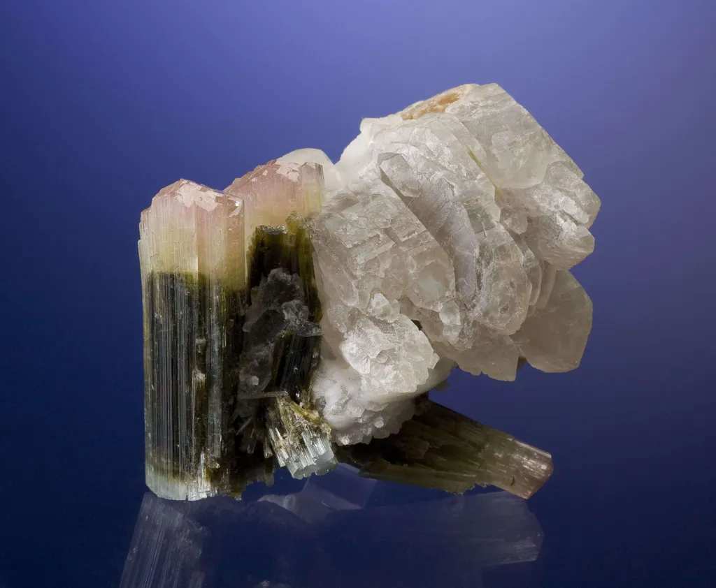 Tourmaline on Quartz With Cleavelandite - image 2