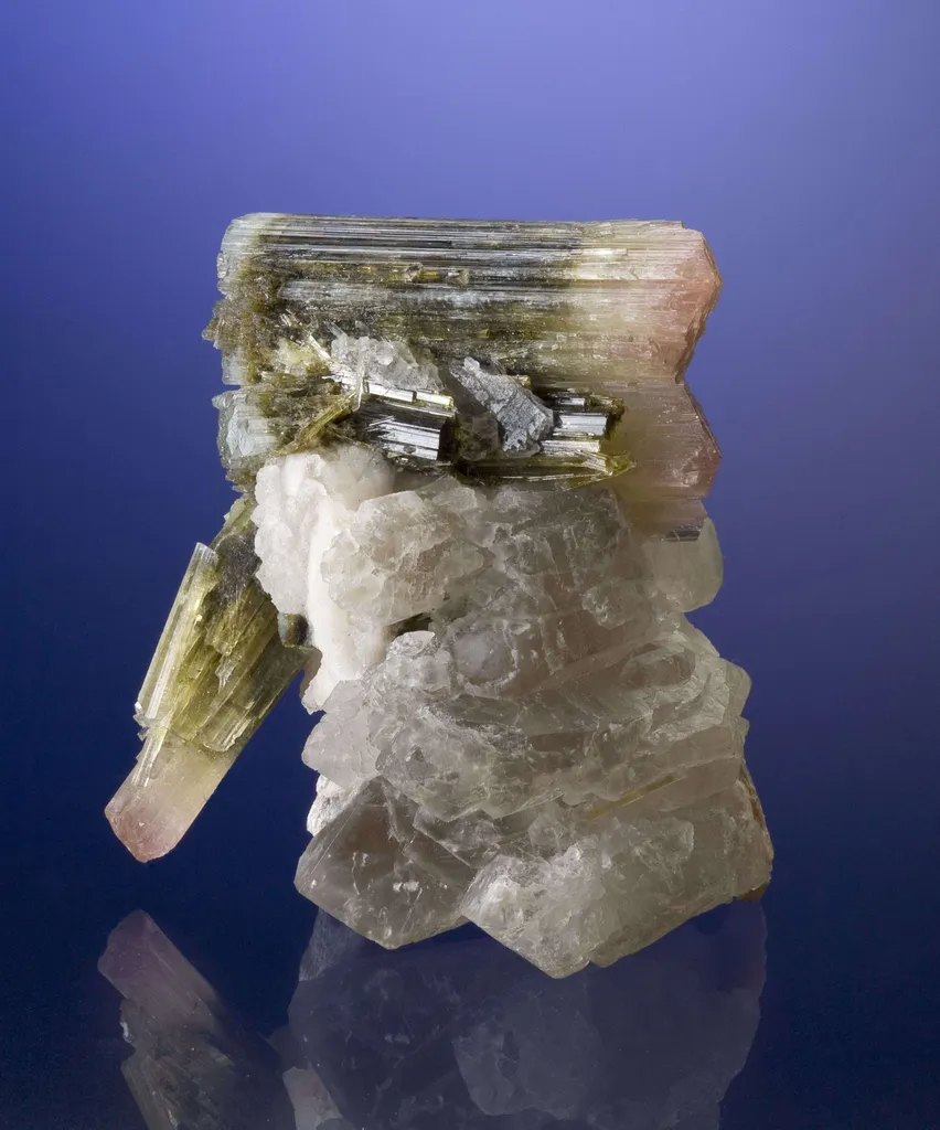Tourmaline on Quartz With Cleavelandite - image 3