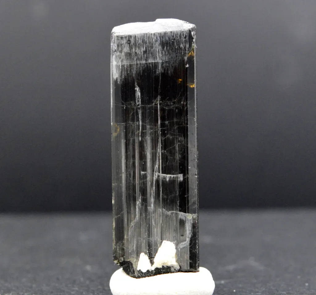 Tourmaline var. Dravite 110 carats - Fazenda Jacuba, Araçuai, Minas Gerais, Brazil - image 2