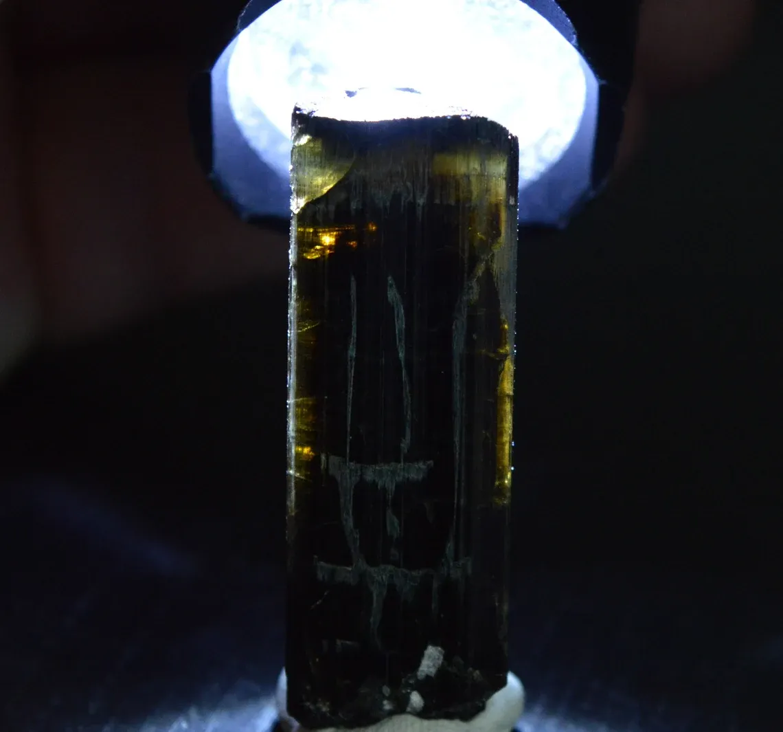 Tourmaline var. Dravite 110 carats - Fazenda Jacuba, Araçuai, Minas Gerais, Brazil - image 4