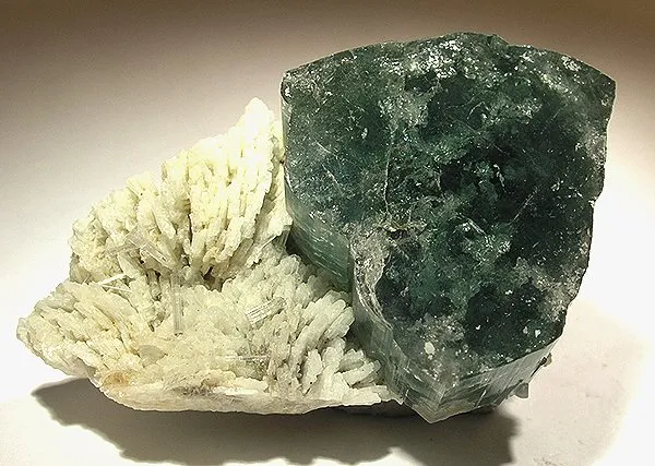 Tourmaline (Var: Indicolite), Lepidolite image