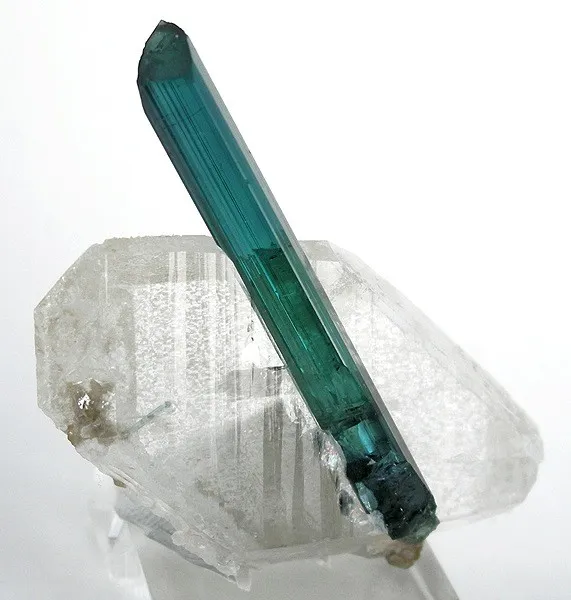 Tourmaline (Var: Indicolite), Quartz image