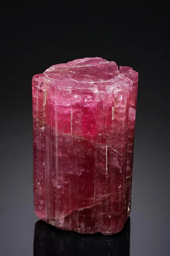 Tourmaline var. Rubellite image