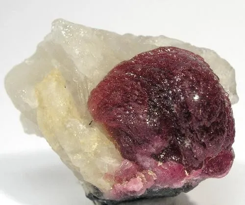 Tourmaline (Var: Rubellite), Quartz image