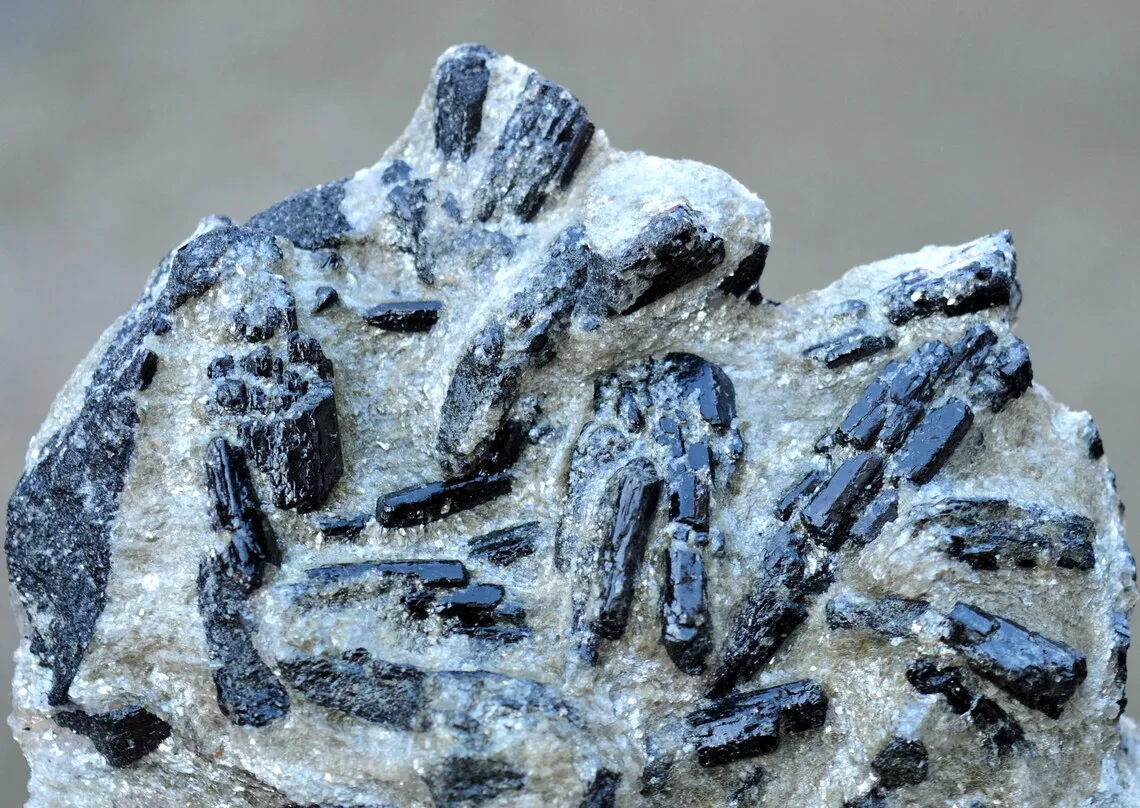 Tourmaline var. Schorl & Muscovite 482 grams - Thompson Peak, Plumas Co., California, USA - image 2