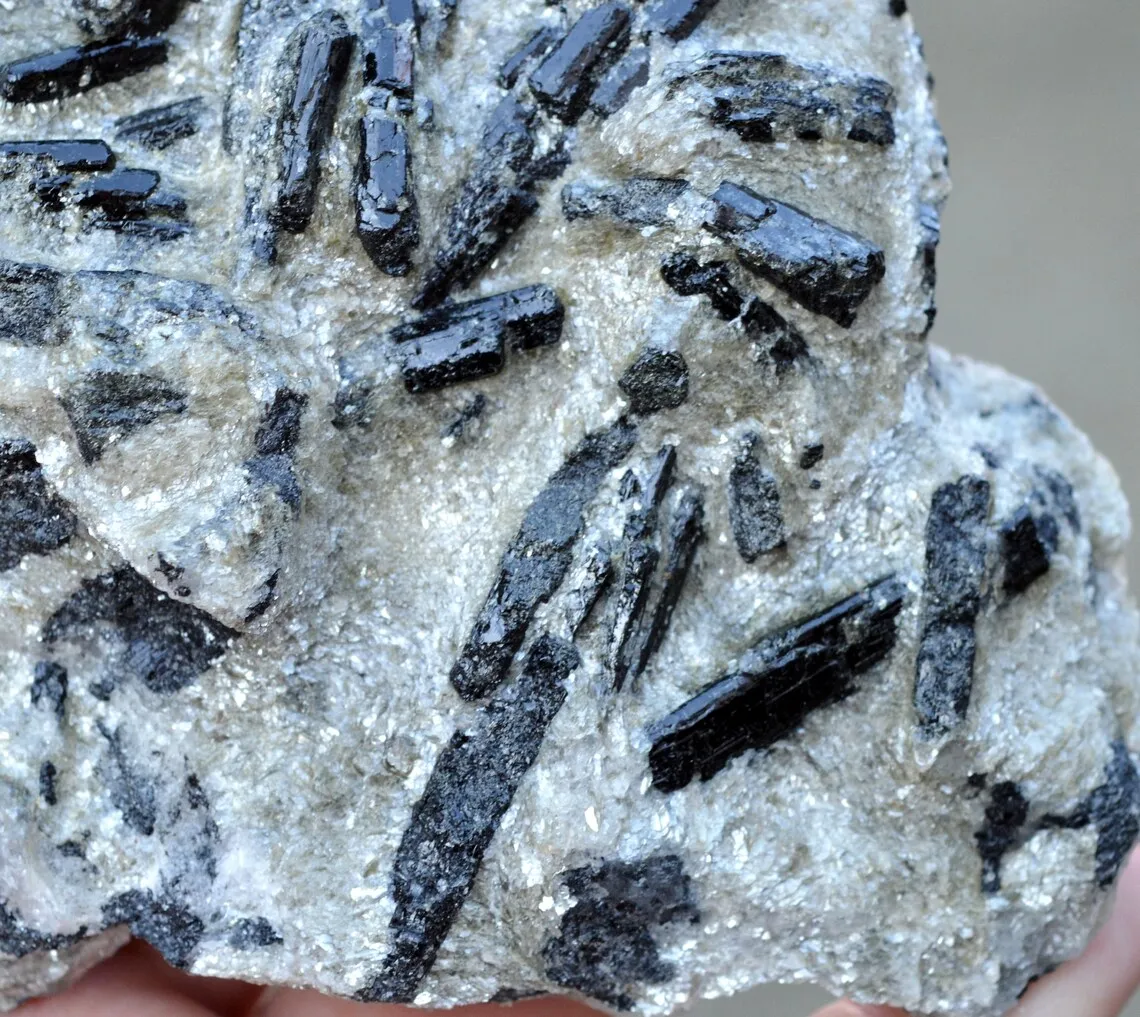 Tourmaline var. Schorl & Muscovite 482 grams - Thompson Peak, Plumas Co., California, USA - image 3