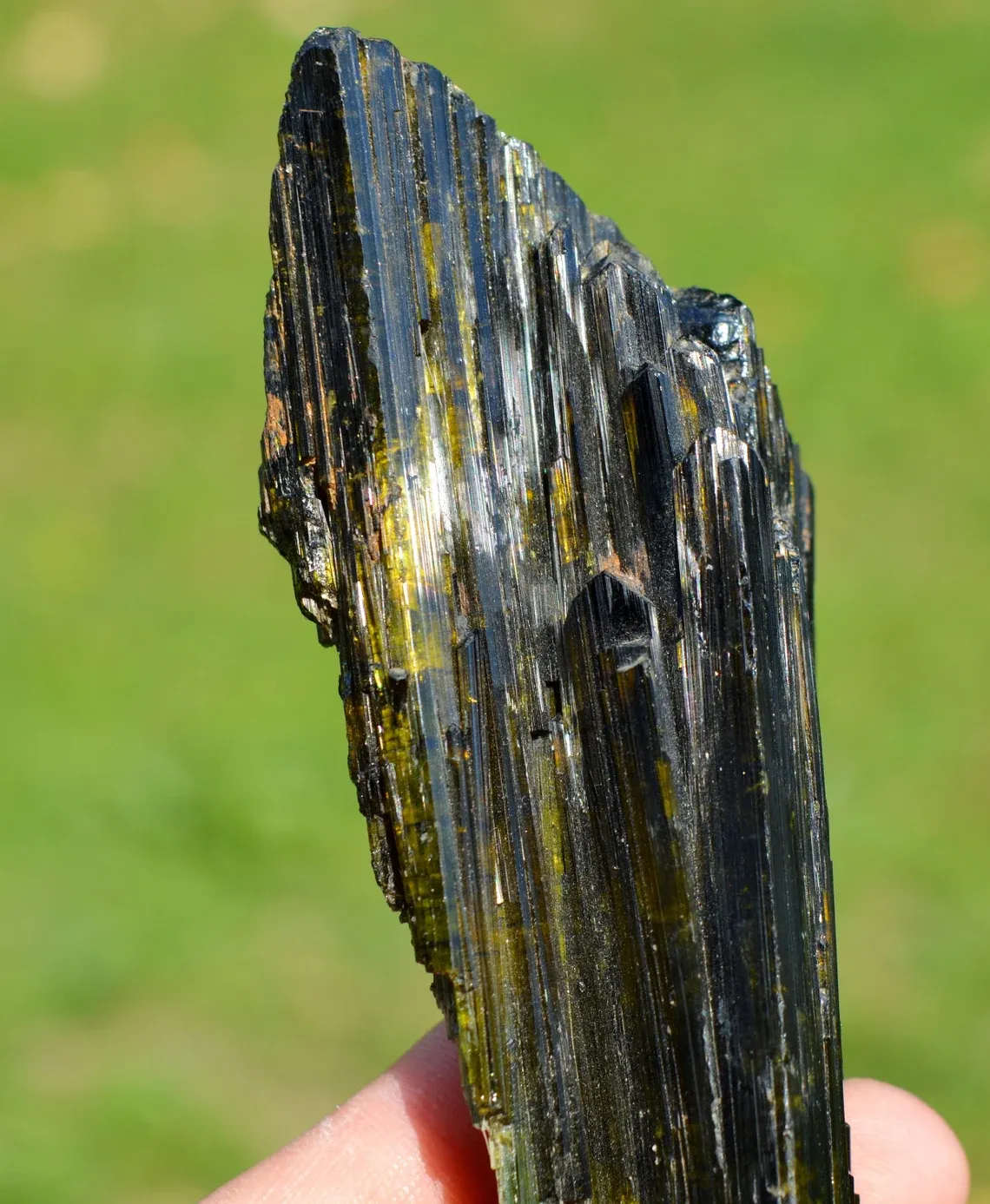 Tourmaline var: Verdelite 248 grams - Sahatany Valley, Ibity, Vakinankaratra, Madagascar - image 2