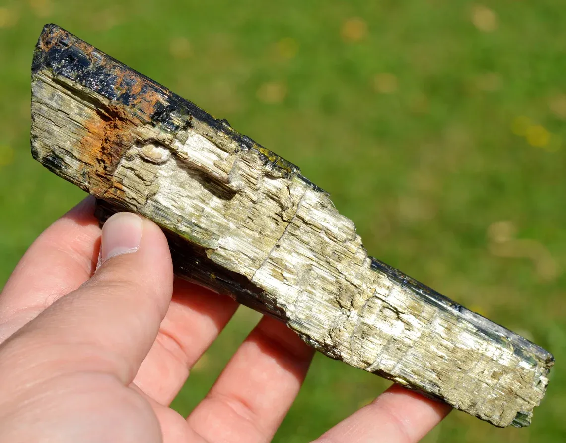 Tourmaline var: Verdelite 248 grams - Sahatany Valley, Ibity, Vakinankaratra, Madagascar - image 8