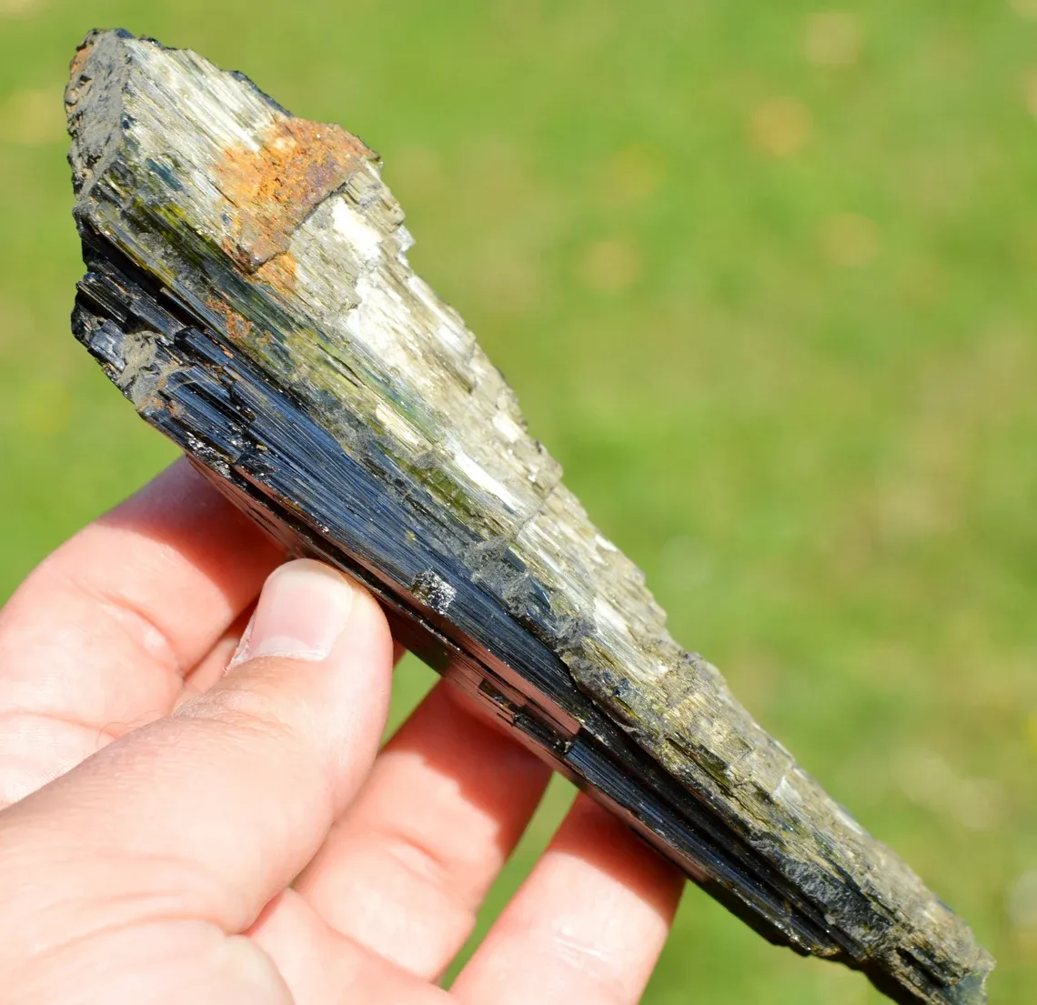 Tourmaline var: Verdelite 248 grams - Sahatany Valley, Ibity, Vakinankaratra, Madagascar - image 7