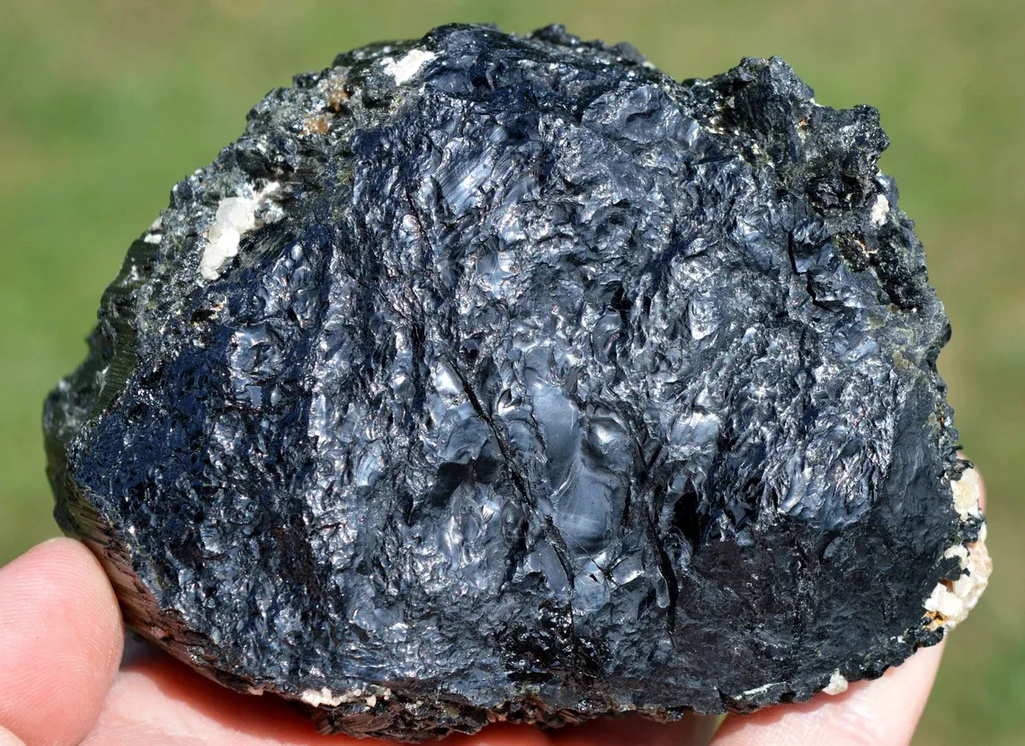 Tourmaline var: Verdelite 873 grams - Sahatany Valley, Ibity, Vakinankaratra, Madagascar - image 6