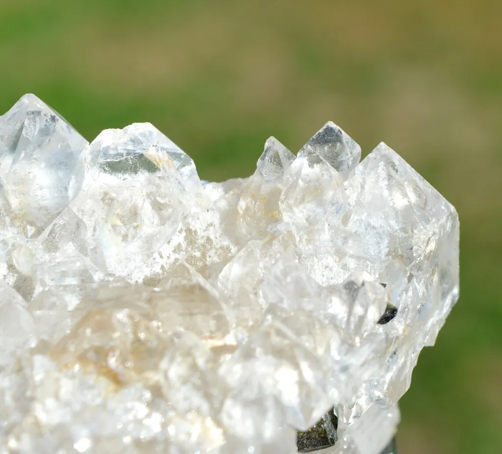 Tourmaline var. Verdelite & Quartz - 610 grams - Minas Gerais, Brazil - image 3