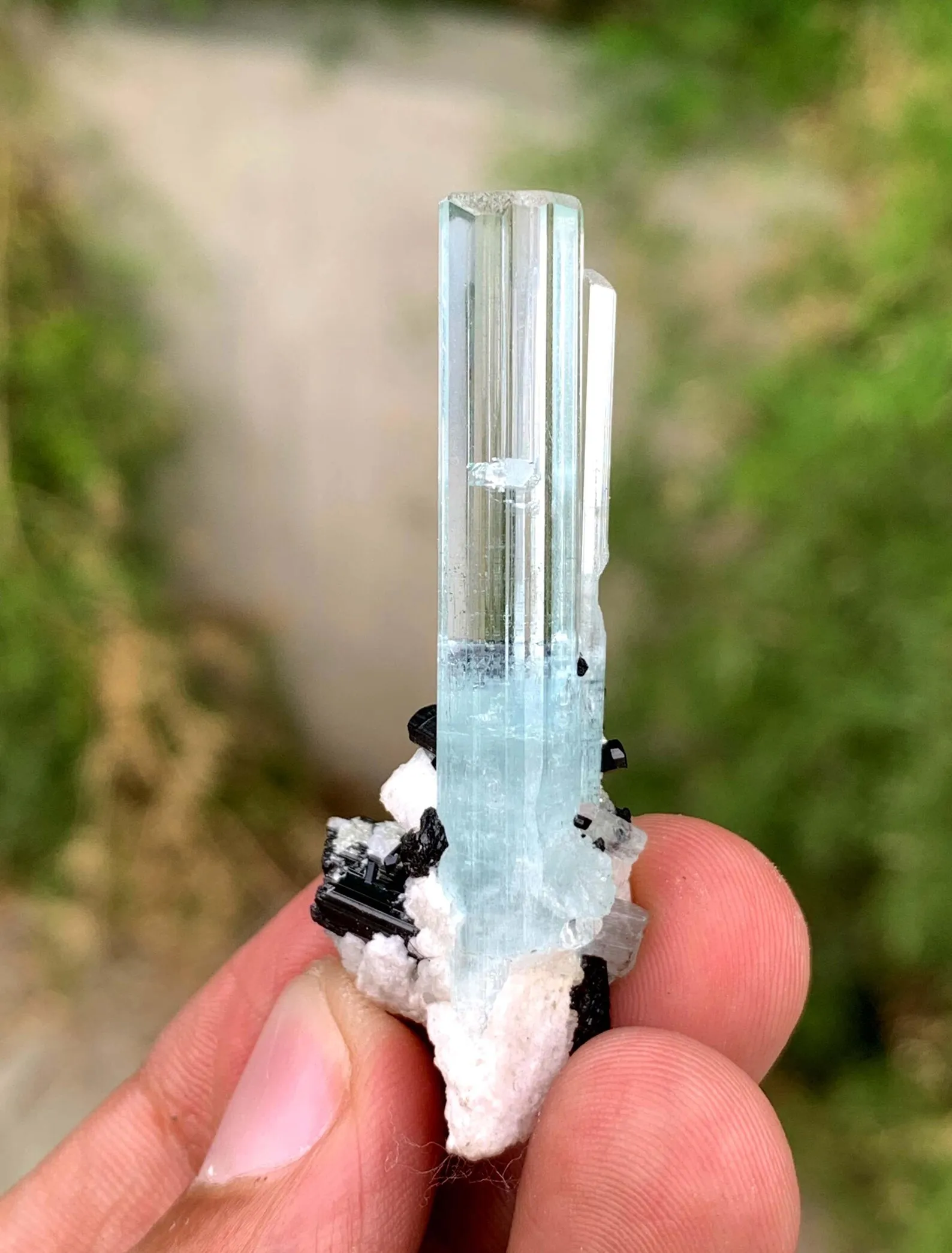 Transparent Blue Aquamarine from Pakistan 48.95 Carats - image 3