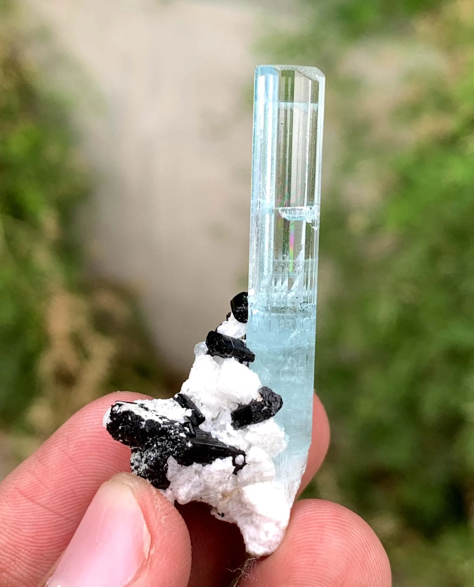 Transparent Blue Aquamarine from Pakistan 48.95 Carats - image 4