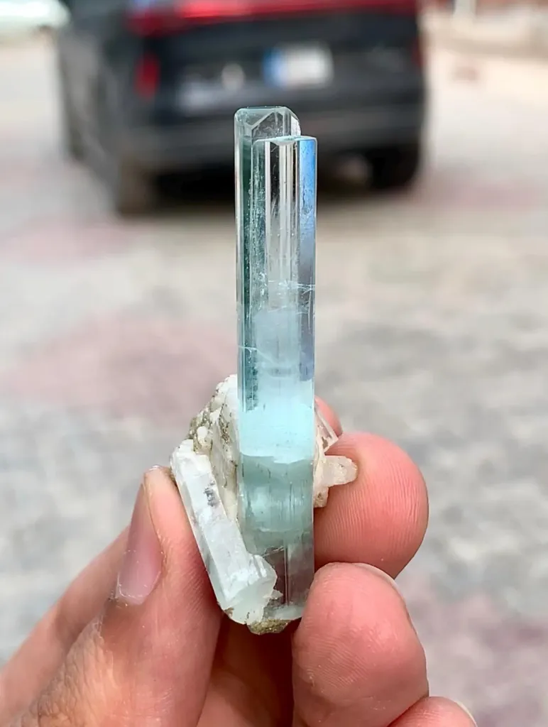 Transparent Elongated Blue Aquamarine Crystals with Albite from Pakistan - image 2