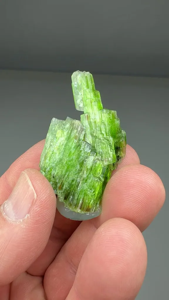 Tremolite image