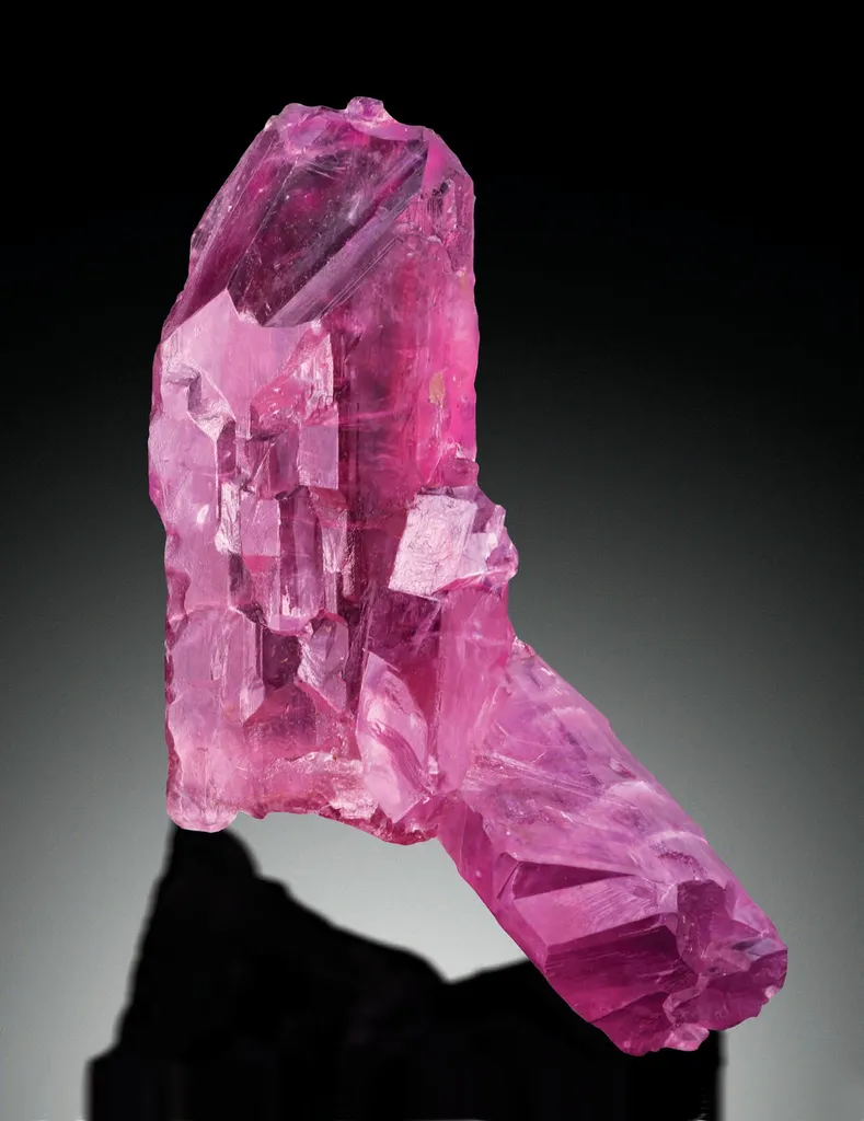 Tremolite (var. hexagonite) image