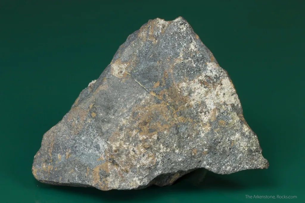 Trimerite with Hematite and Calcite - image 3