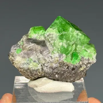 Tsavorite