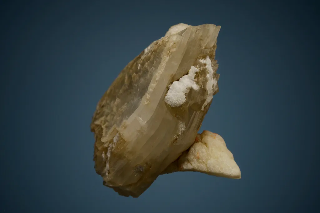 TUNELLITE on Ulexite - image 3