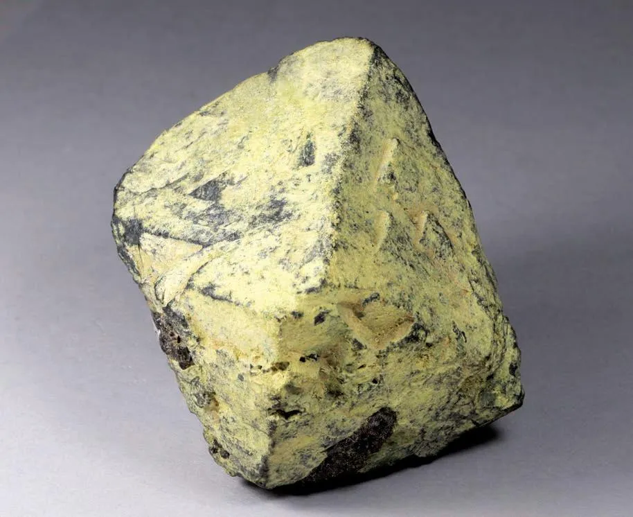 Tungstite on Ferberite after Scheelite - image 1