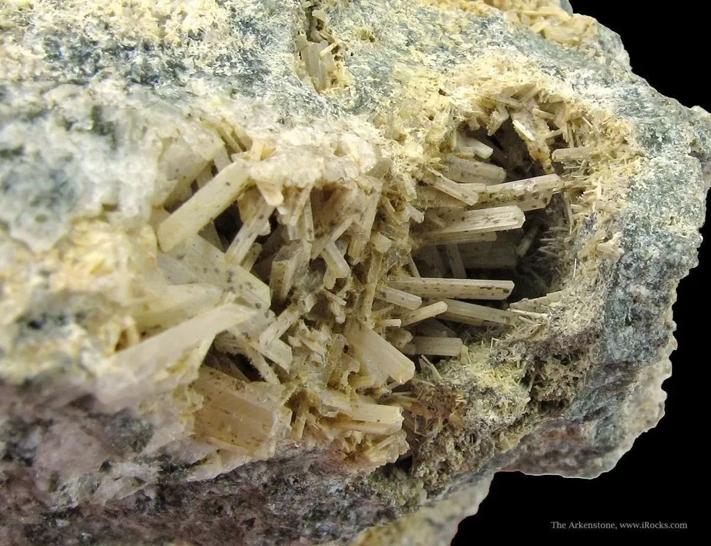 Tuscanite - image 4