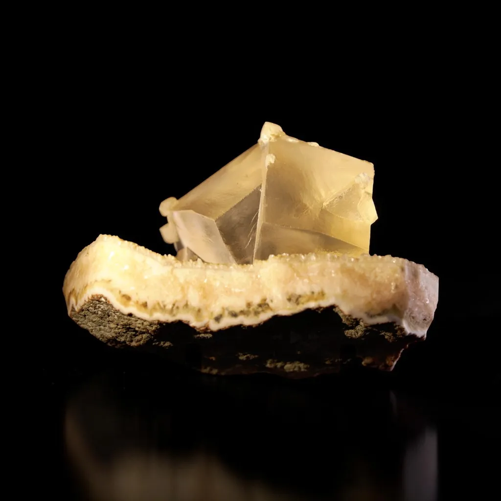 Twin Calcite on Calcite image