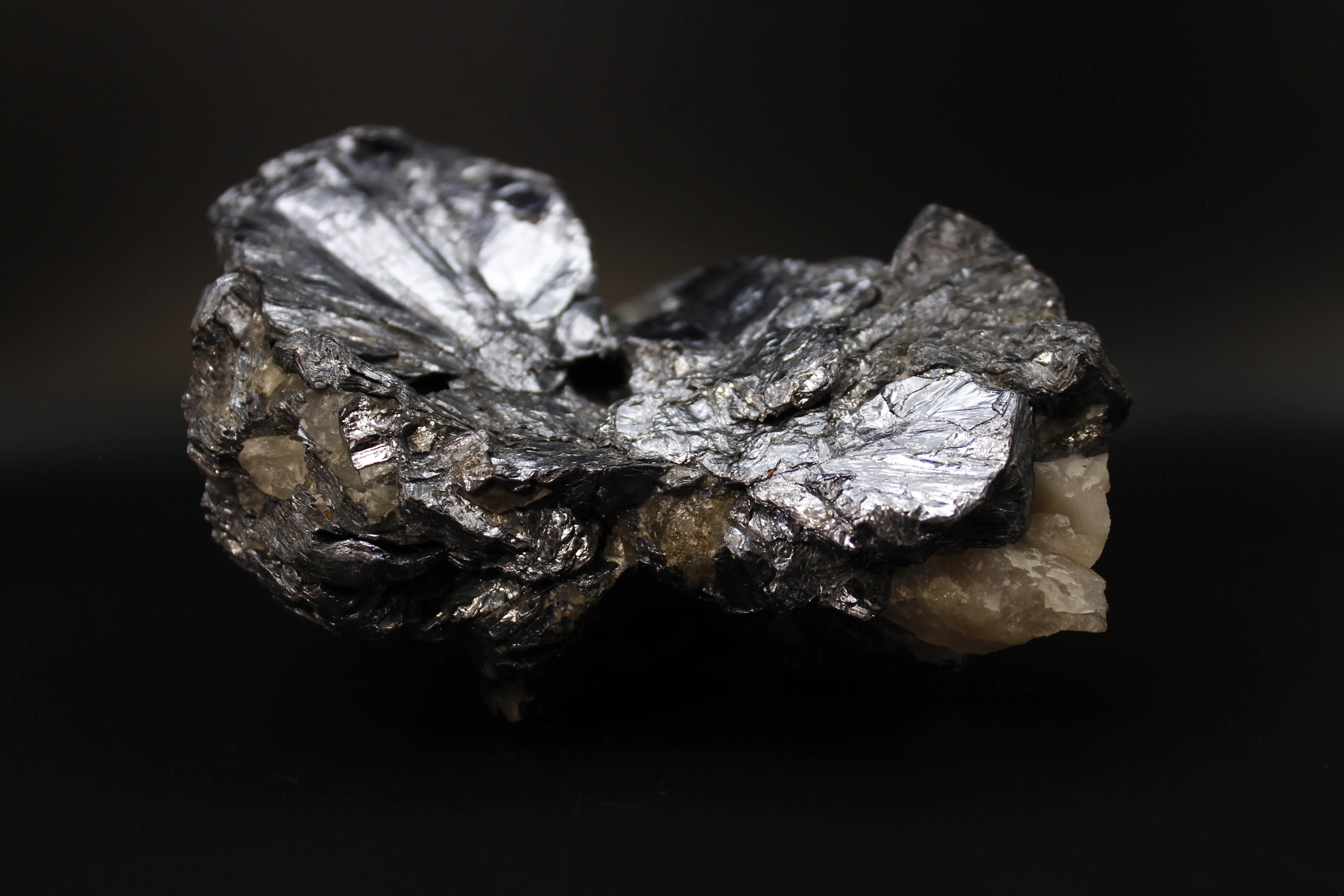 Twined Molybdenite grouping - image 4