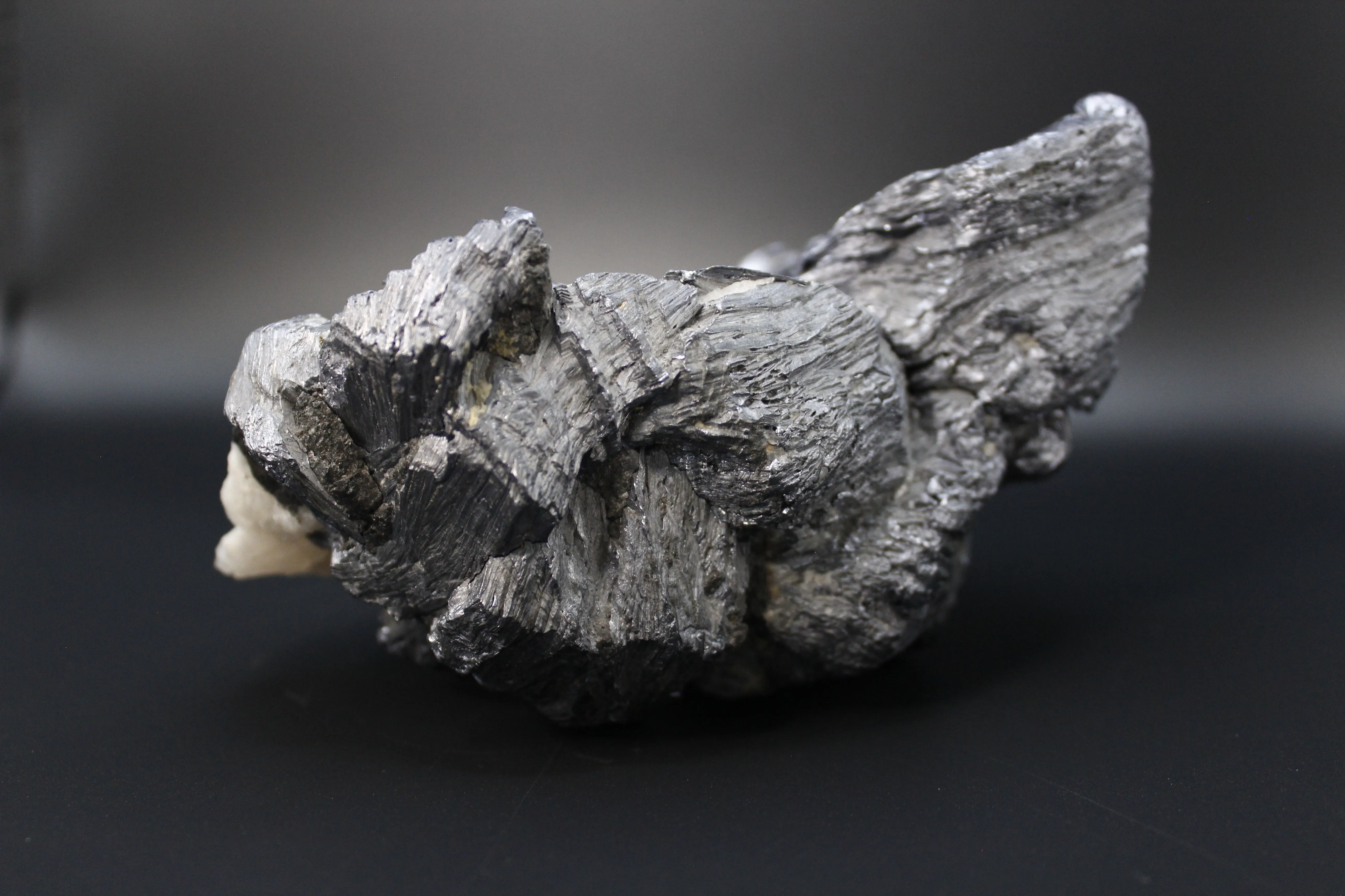 Twined Molybdenite grouping - image 3