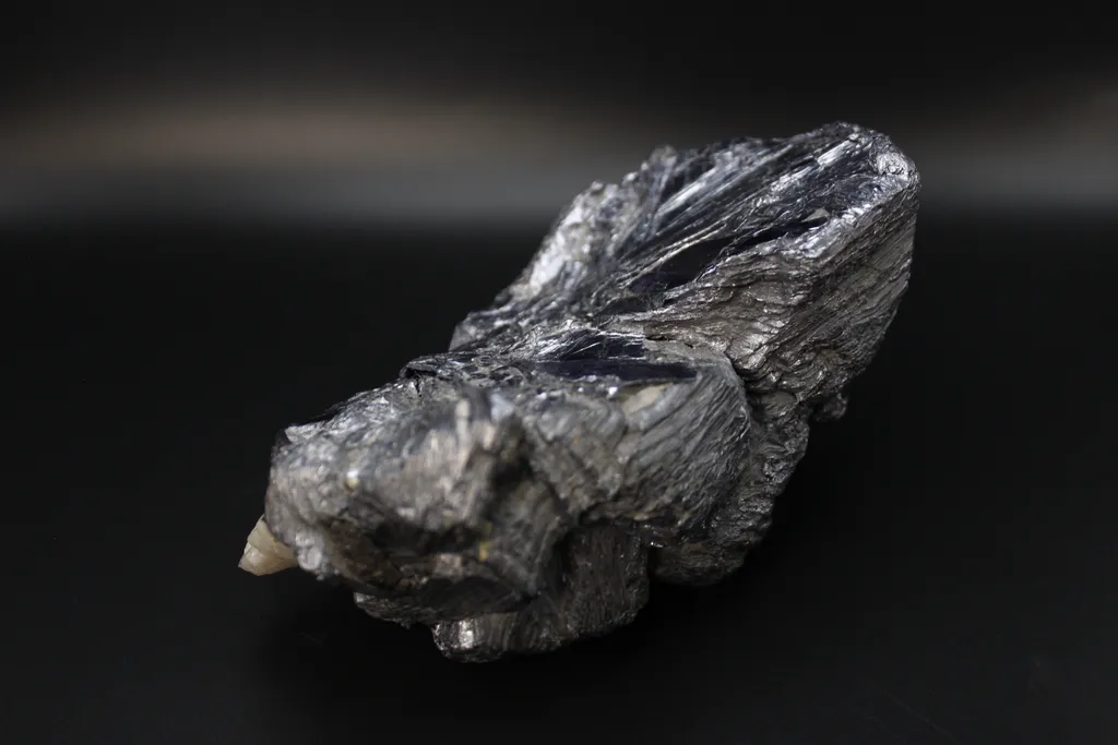 Twined Molybdenite grouping - image 2