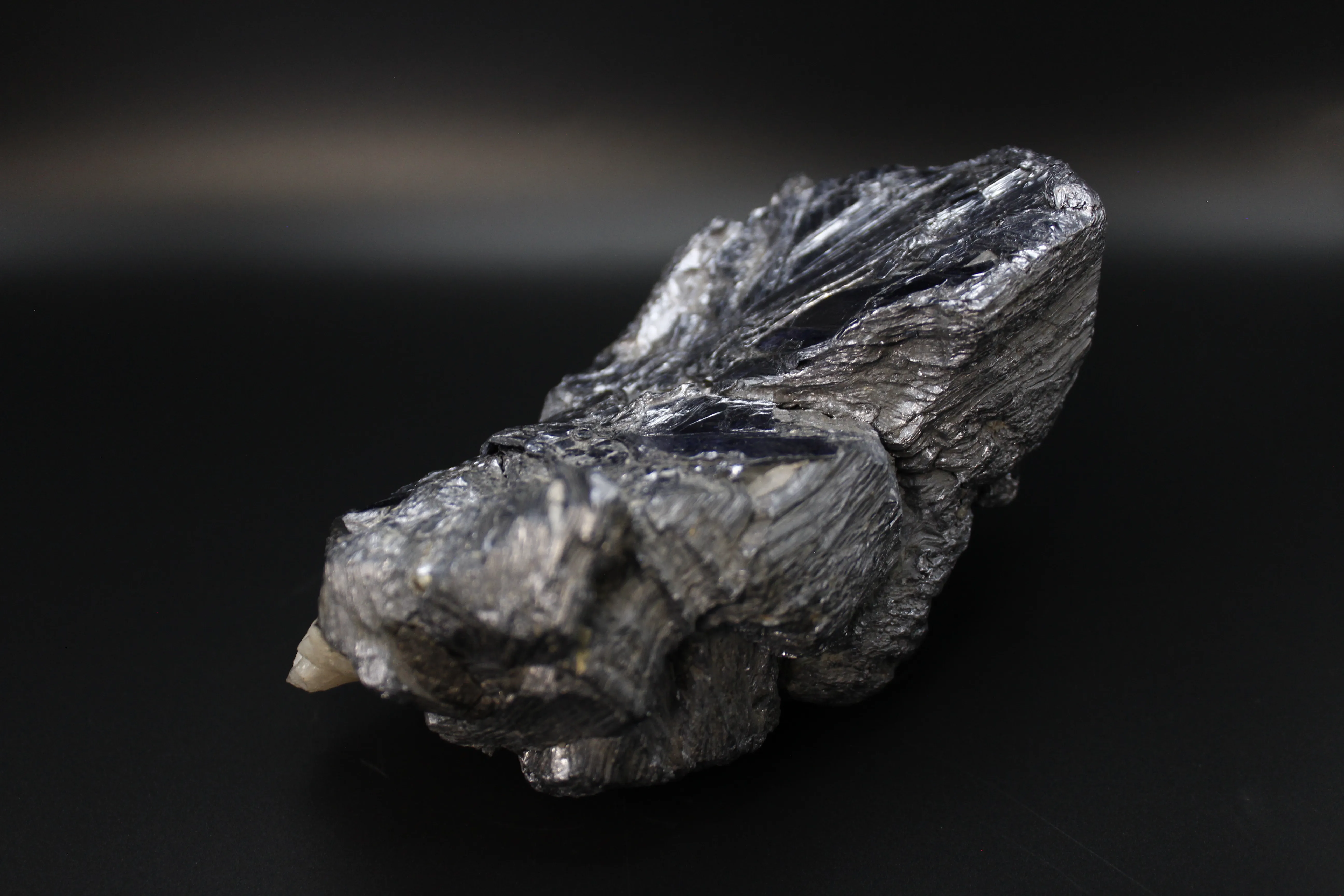 Twined Molybdenite grouping - image 2