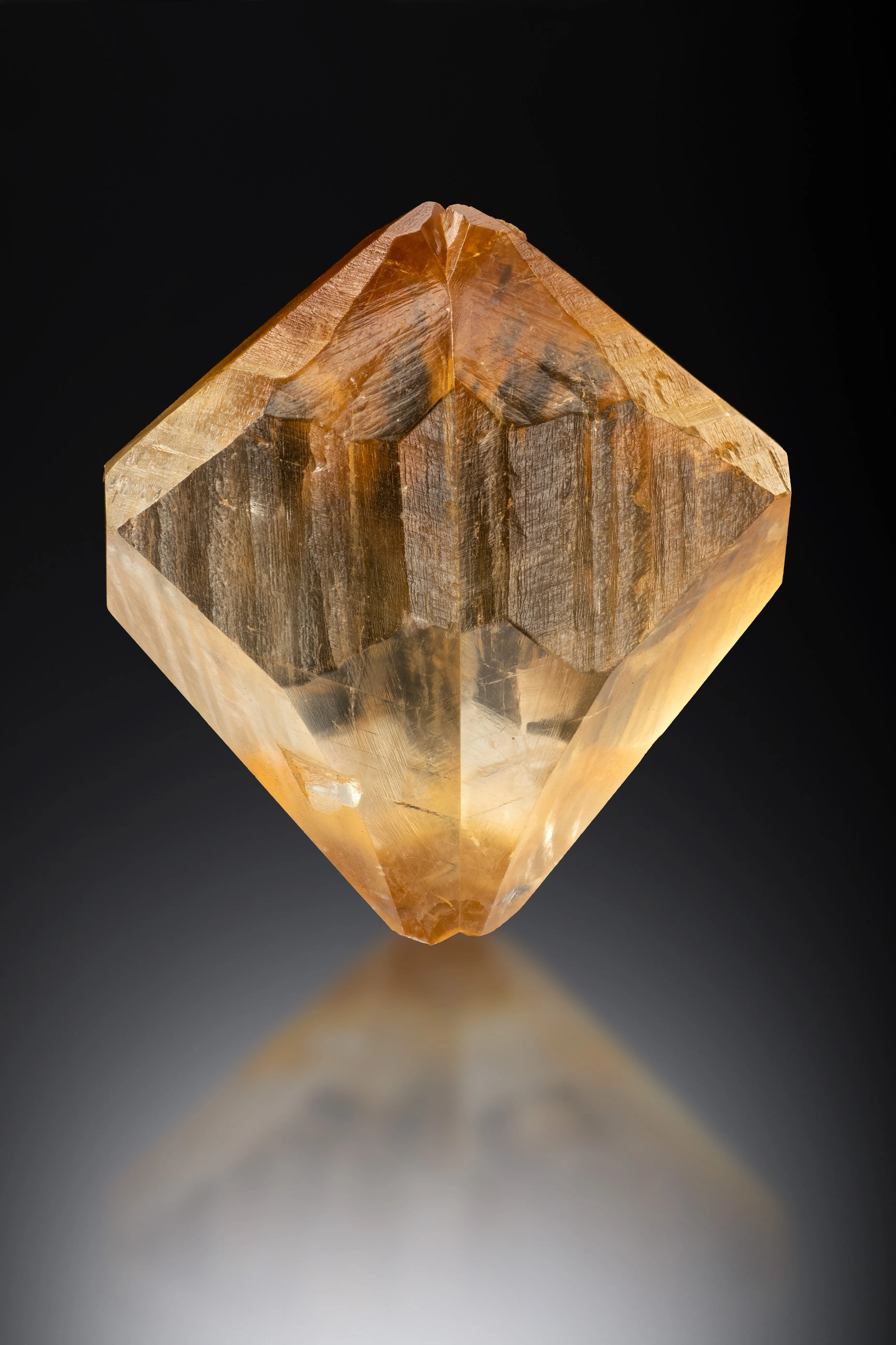 twinned Calcite - image 1
