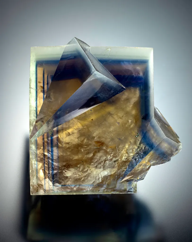 Twinned Fluorite image