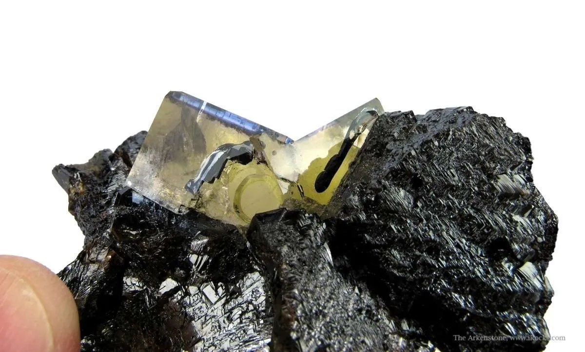 Twinned Fluorite and Sphalerite With Hydrocarbon Inclusions - image 5