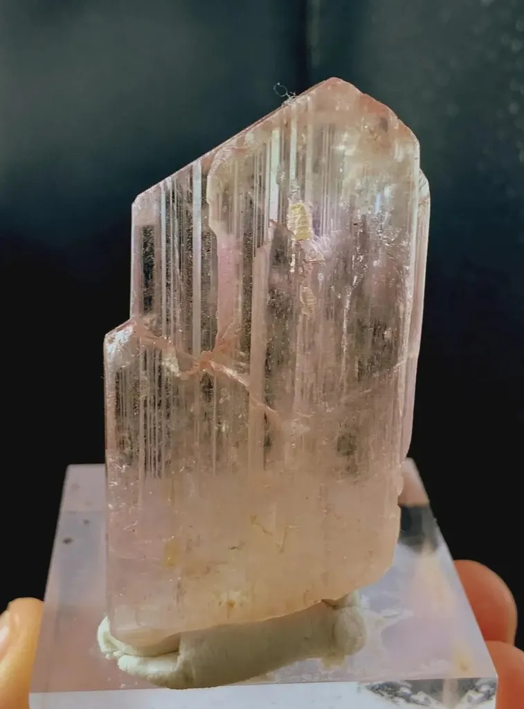 twinned pink kunzite / spodumene crystal mineral specimen @Afghanistan - image 8