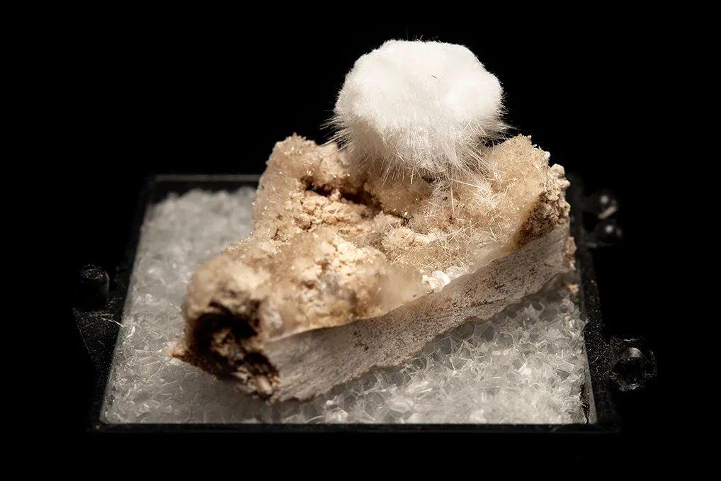 Ulexite on Colemanite - image 2