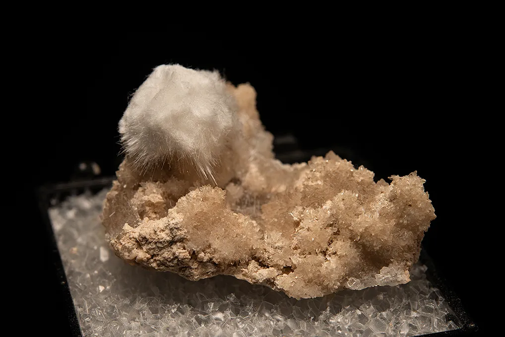 Ulexite on Colemanite image