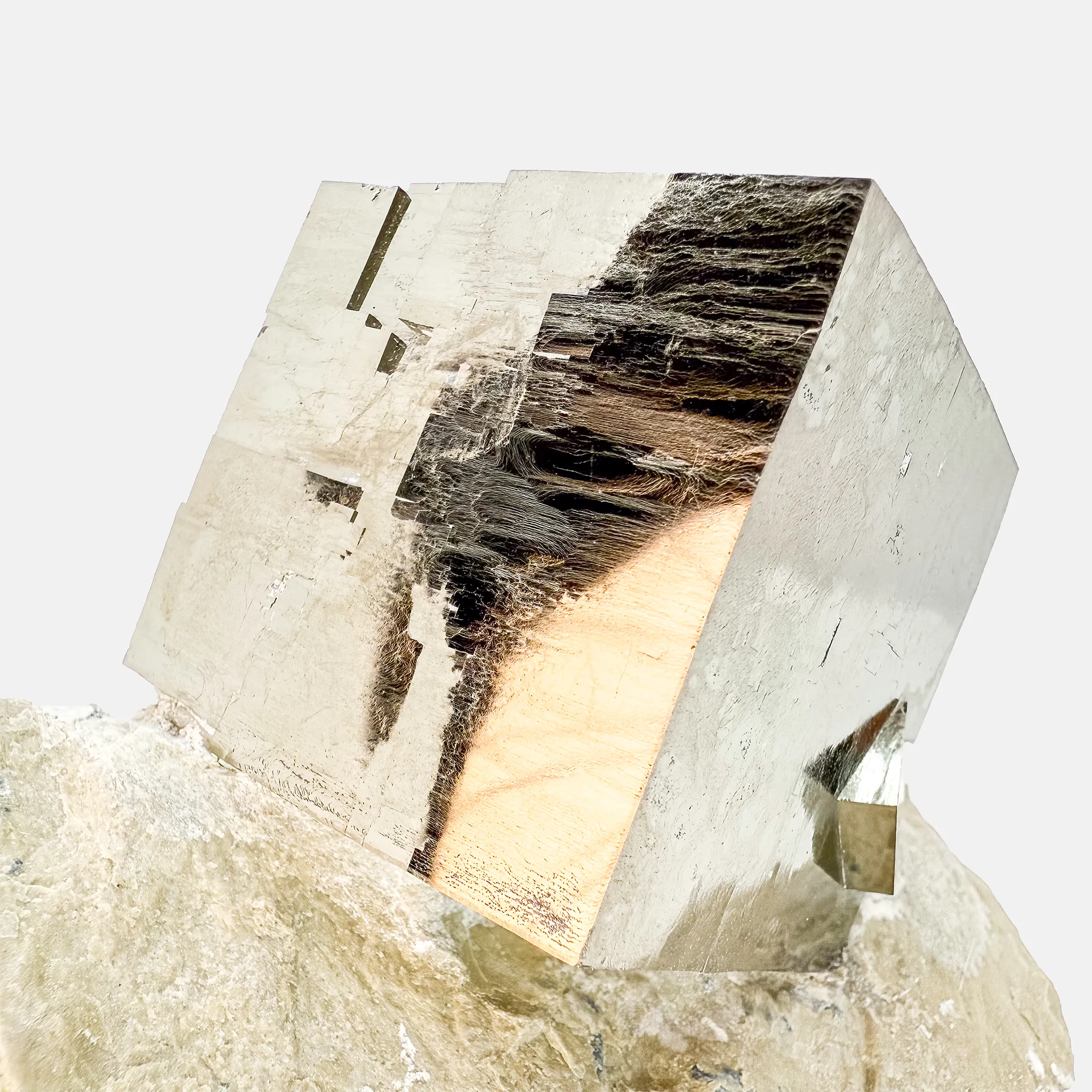 Unique Large Single Cube on matrix - image 5