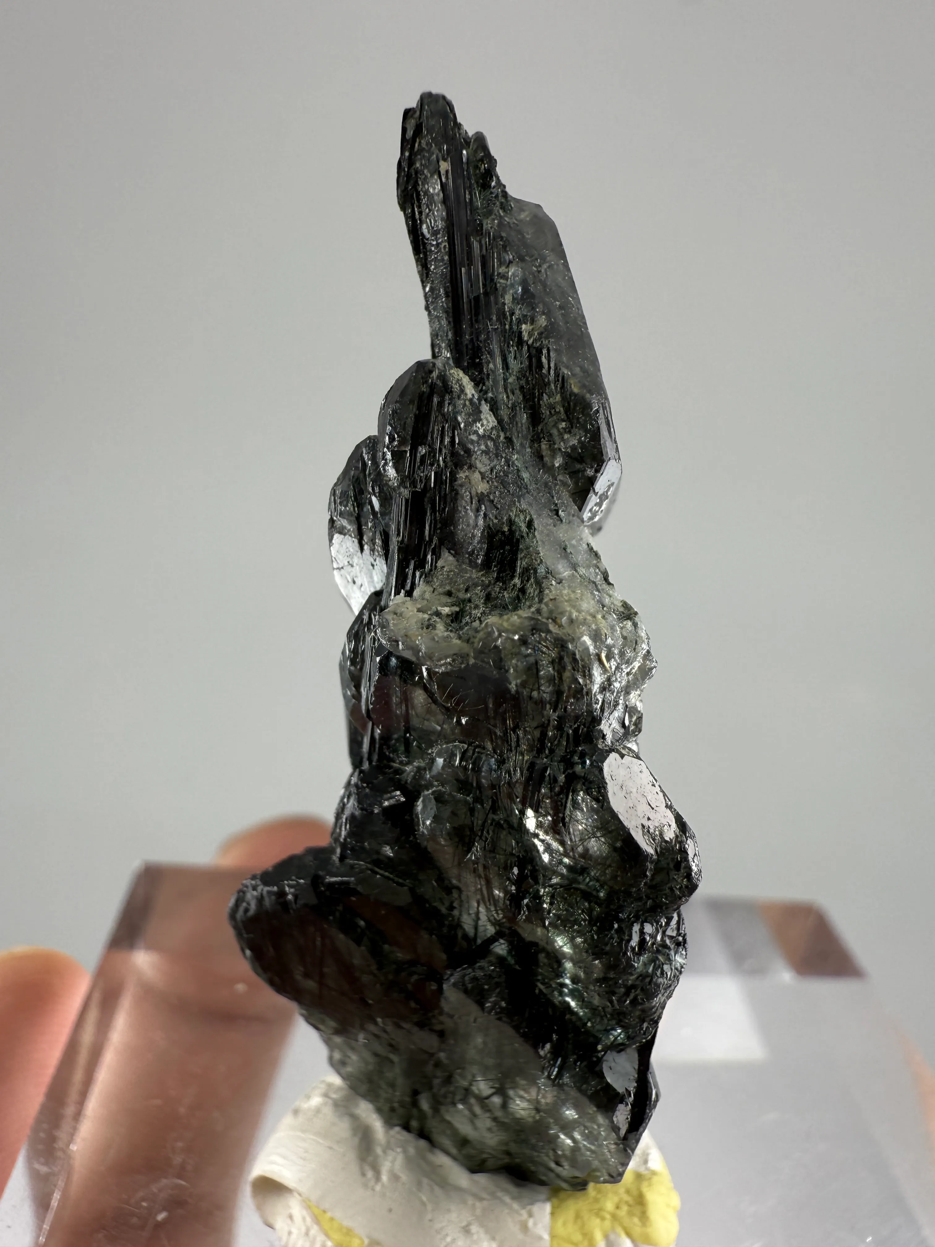 Unusual Apatite with Byssolite inclusion crystal from Pakistan - image 3