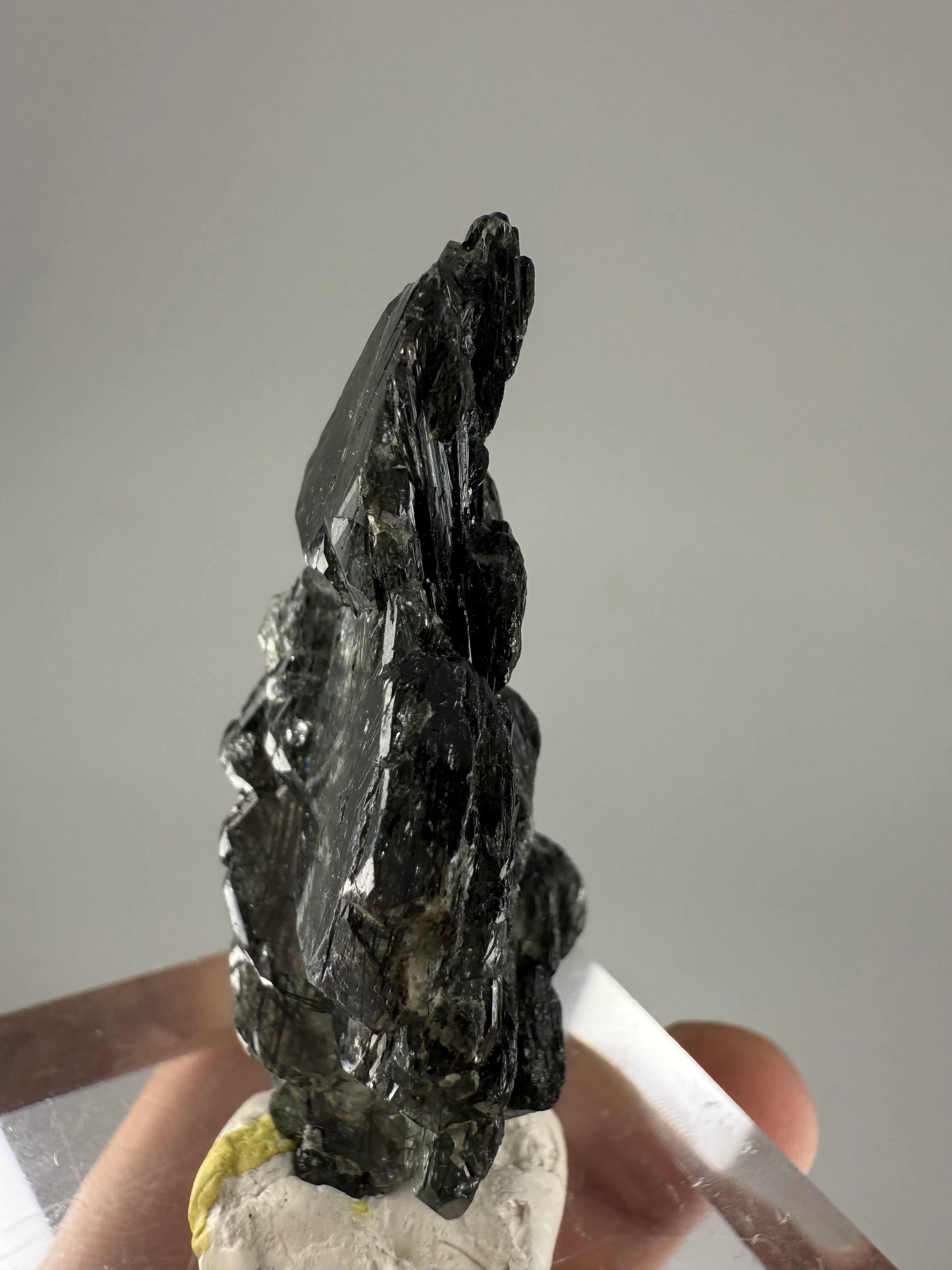 Unusual Apatite with Byssolite inclusion crystal from Pakistan - image 2